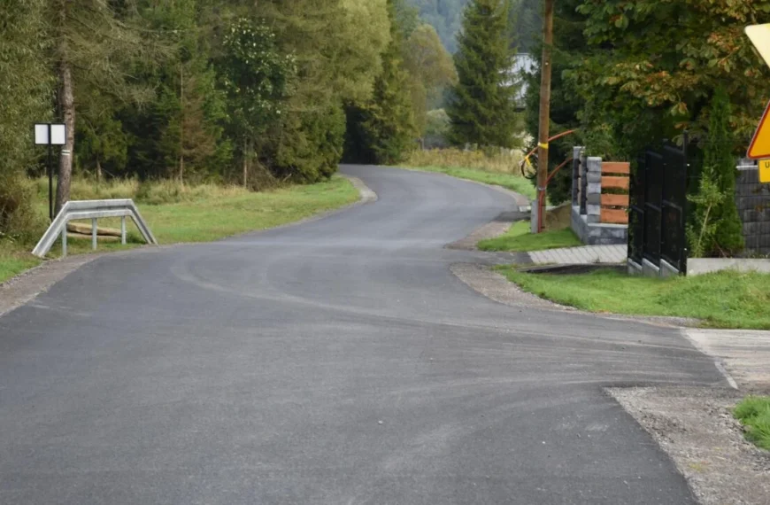 Wyremontowany odcinek drogi powiatowej w…