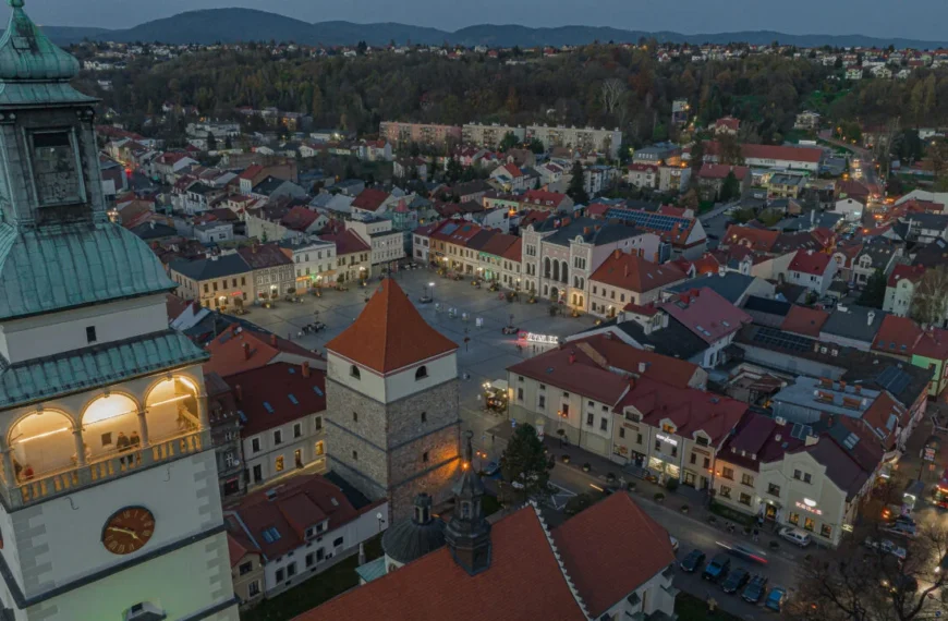 Nocne zwiedzanie wieży żywieckiej fary – wyjątkowe wydarzenie w Żywcu